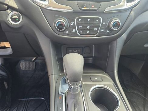 Used 2023 Chevrolet Equinox LT AWD/4WD image 29