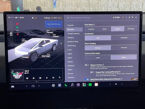 Used 2024 Tesla Cybertruck AWD Crew Cab image 32