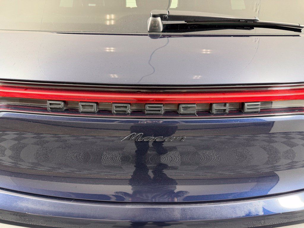 Certified 2023 Porsche Macan AWD/4WD image 15