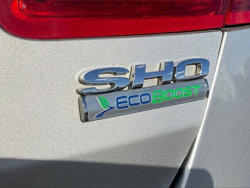 Used 2019 Ford Taurus SHO image 7