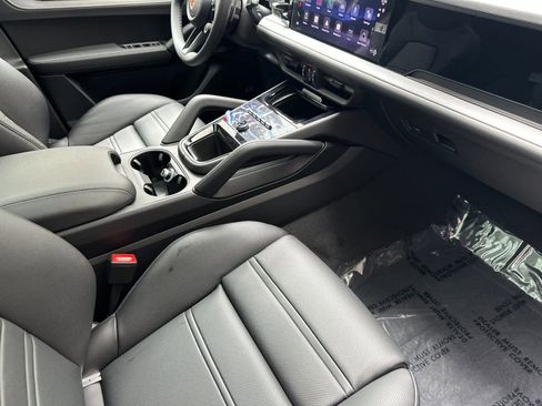 New 2026 Porsche Cayenne S AWD/4WD image 17