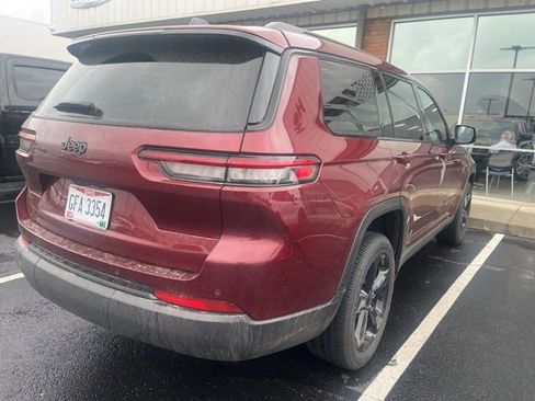 Used 2024 Jeep Grand Cherokee L Altitude AWD/4WD image 11