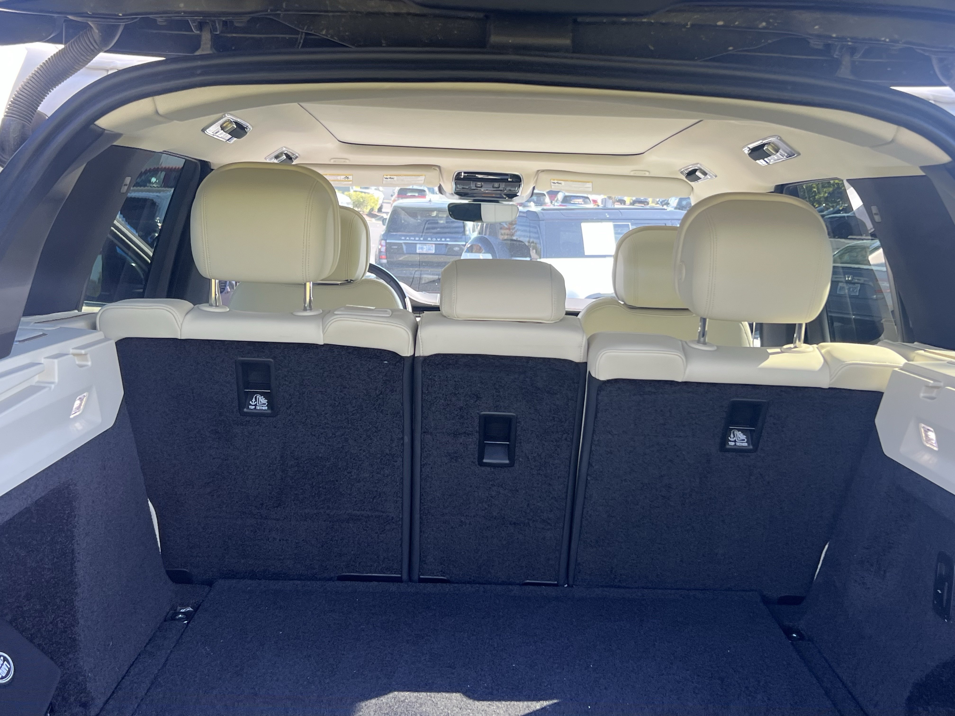 Used 2025 Land Rover Range Rover SE AWD/4WD image 34