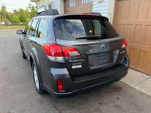 Used 2013 Subaru Outback 2.5i Premium w/ Popular Pkg 2 AWD/4WD image 5