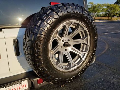 Used 2021 Jeep Wrangler Unlimited Rubicon w/ Dual Top Group AWD/4WD image 21