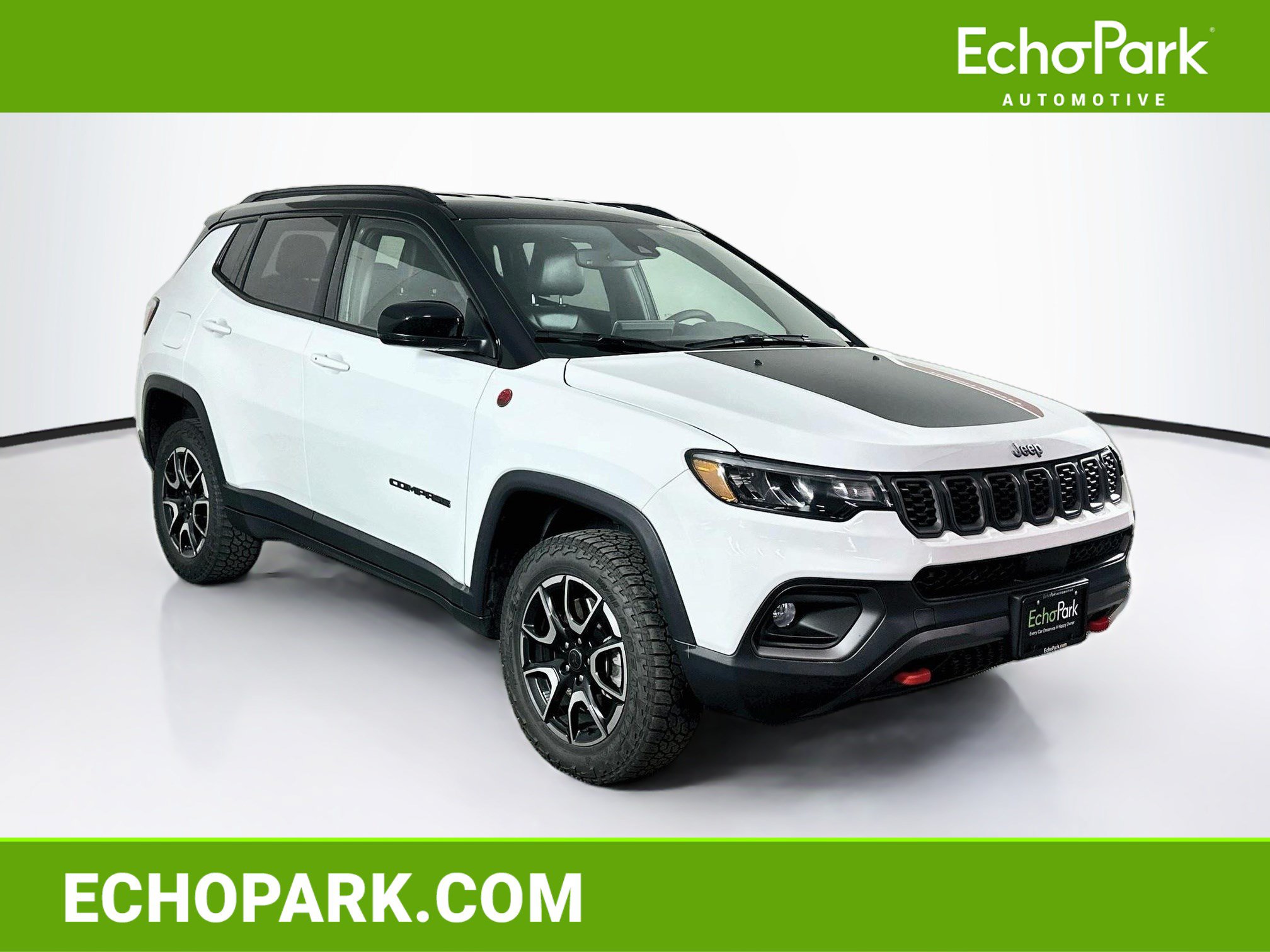 Used 2025 Jeep Compass Trailhawk AWD/4WD image 1
