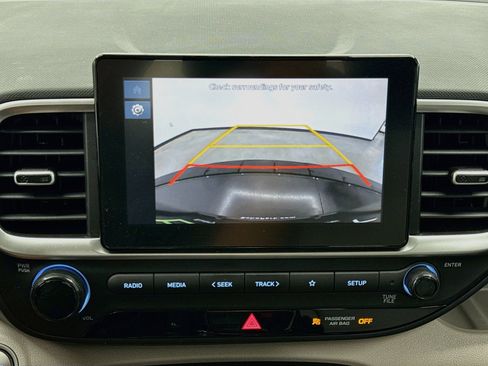 Used 2025 Hyundai Venue SEL FWD image 22