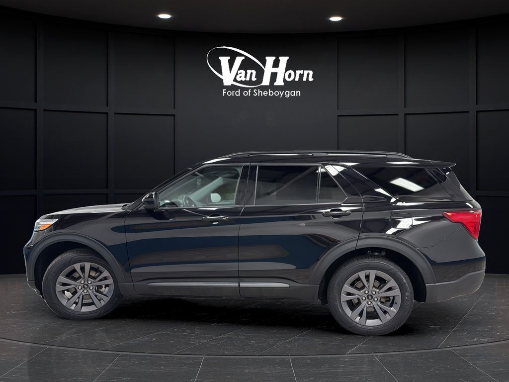 Used 2023 Ford Explorer XLT w/ Equipment Group 202A AWD/4WD image 4
