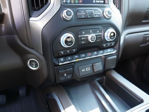 Used 2020 GMC Sierra 3500 Denali w/ Denali Ultimate Package AWD/4WD image 27