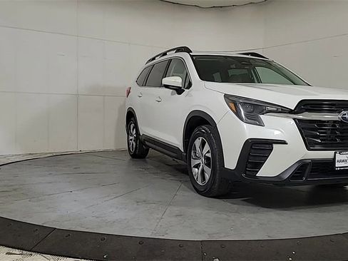 Used 2024 Subaru Ascent Premium w/ Convenience Package image 10