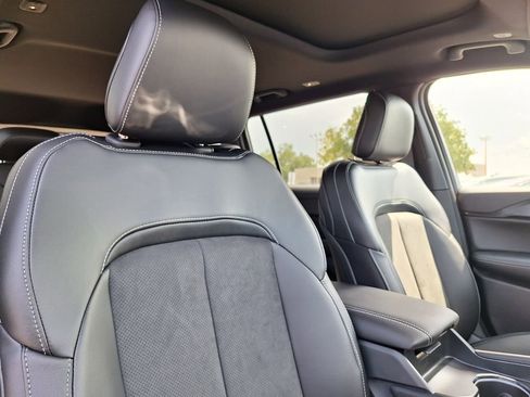 New 2024 Jeep Grand Cherokee L Altitude image 26