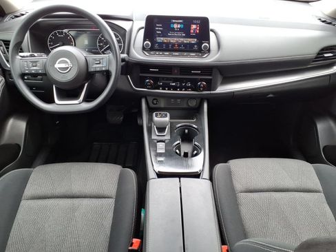 Used 2024 Nissan Rogue SV FWD image 12