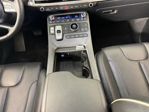 Used 2023 Hyundai Palisade Limited FWD image 16