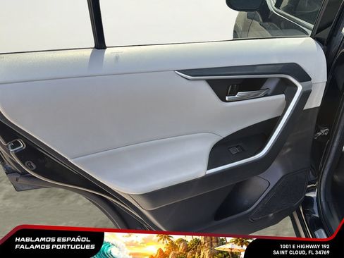 Used 2022 Toyota RAV4 XLE Premium AWD/4WD image 21