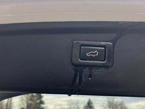 Used 2019 Subaru Outback 3.6R Touring w/ Popular Package #3A image 26