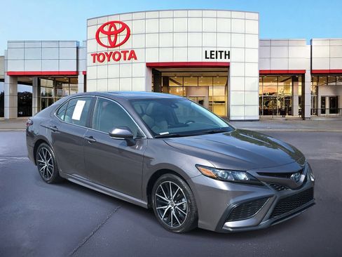 Used 2023 Toyota Camry SE w/ Audio Upgrade Package image 6