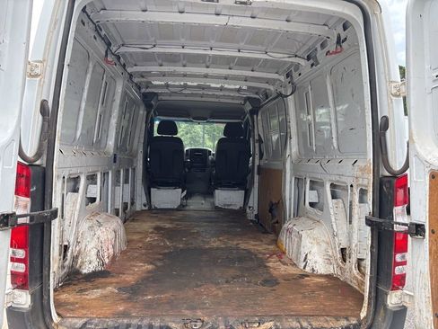 Used 2016 Mercedes-Benz Sprinter 2500 image 16