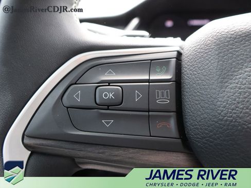Used 2024 Jeep Grand Cherokee Limited AWD/4WD image 27