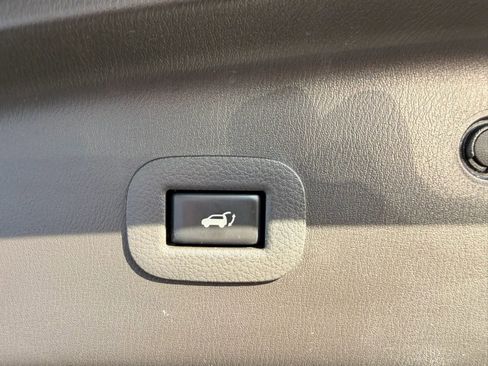 Used 2017 Nissan Armada Platinum AWD/4WD image 34