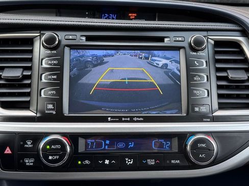 Used 2016 Toyota Highlander Limited Platinum AWD/4WD image 34