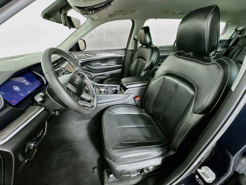 Used 2023 Jeep Grand Cherokee L Limited w/ Luxury Tech Group II AWD/4WD image 13