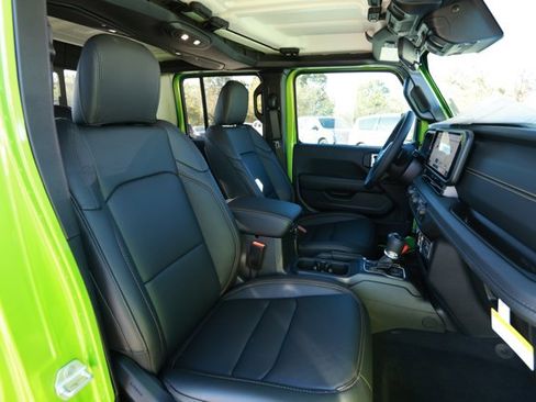 New 2025 Jeep Gladiator Sport image 23