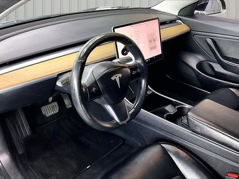 Used 2019 Tesla Model 3 Standard Range Plus RWD image 16