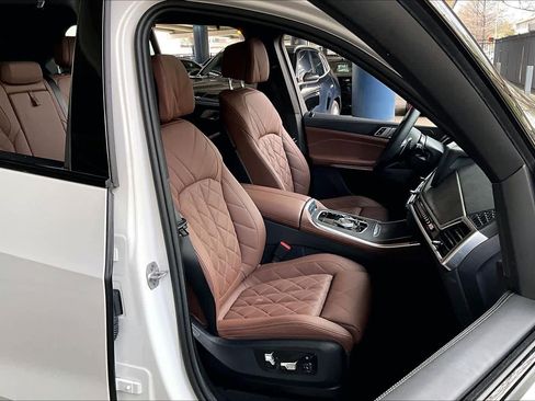 Used 2025 BMW X5 sDrive40i w/ Executive Package image 9