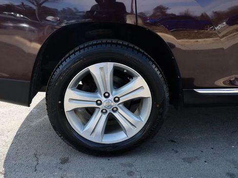 Used 2013 Toyota Highlander Limited image 19