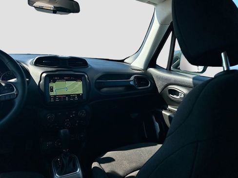 Used 2022 Jeep Renegade Latitude image 22