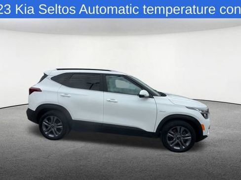 Used 2023 Kia Seltos S AWD/4WD image 10