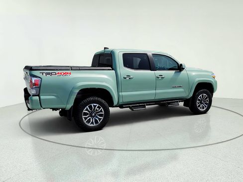 Used 2022 Toyota Tacoma TRD Sport w/ TRD Premium Sport Package AWD/4WD image 8