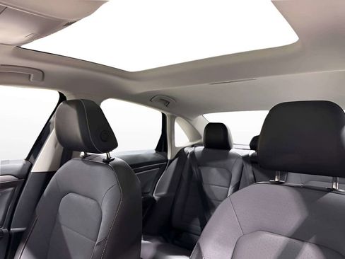 Used 2025 Volkswagen Jetta SE FWD image 36