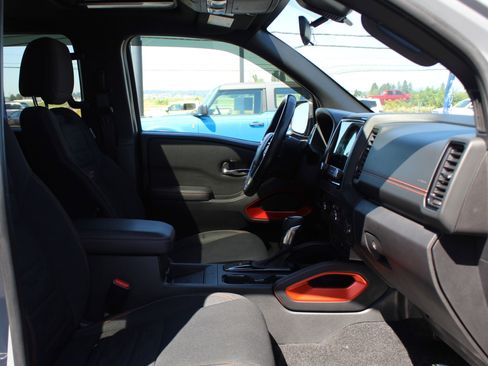 Used 2023 Nissan Frontier PRO-4X image 23