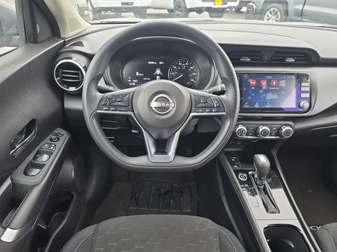 Used 2024 Nissan Kicks SV image 19