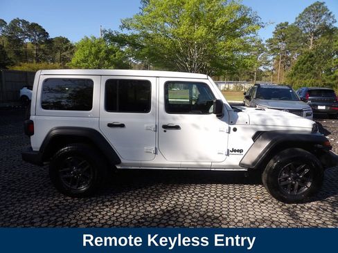 Used 2024 Jeep Wrangler Unlimited Sport AWD/4WD image 5