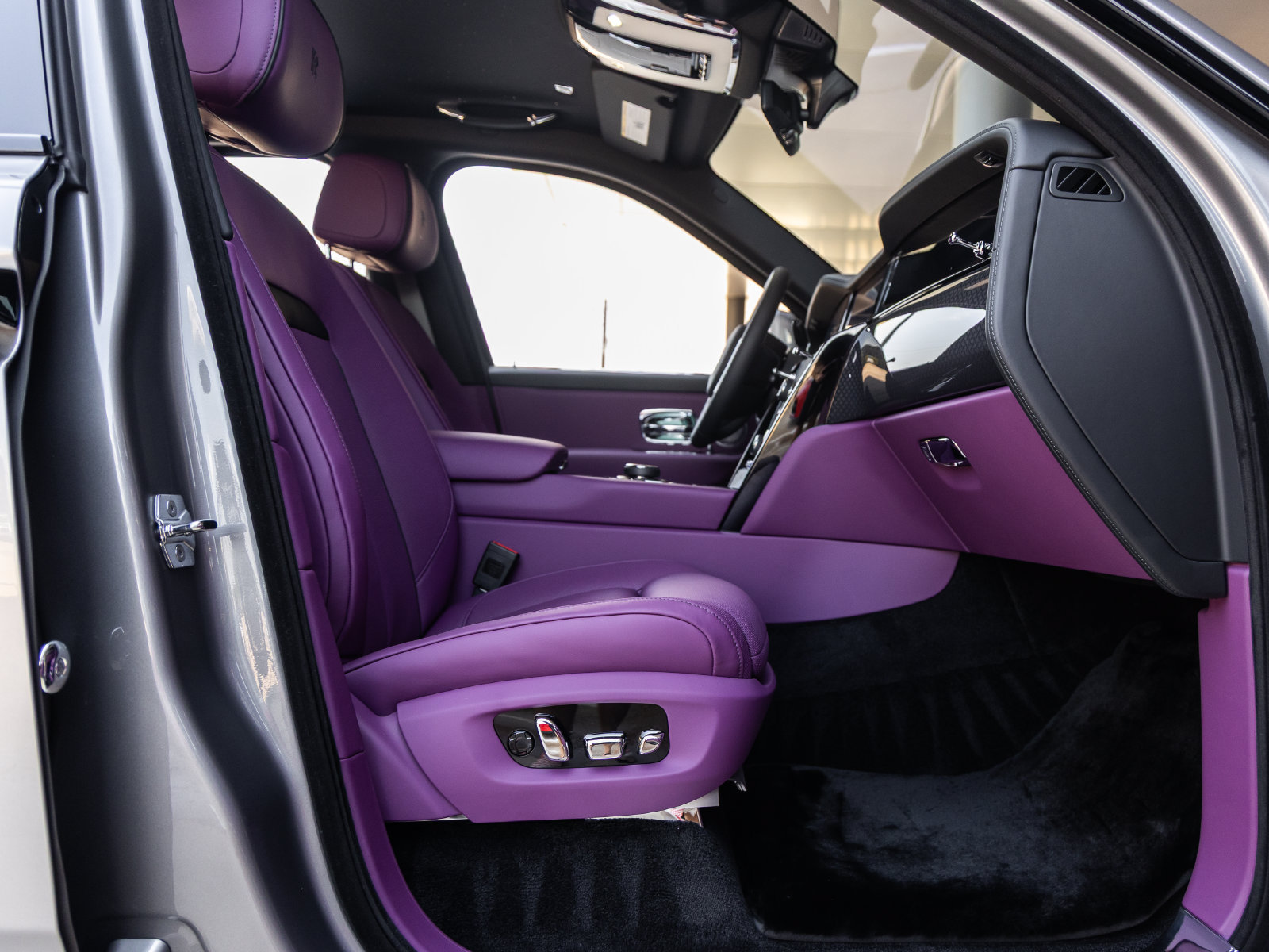 New 2027 Rolls-Royce Cullinan Black Badge AWD/4WD image 59