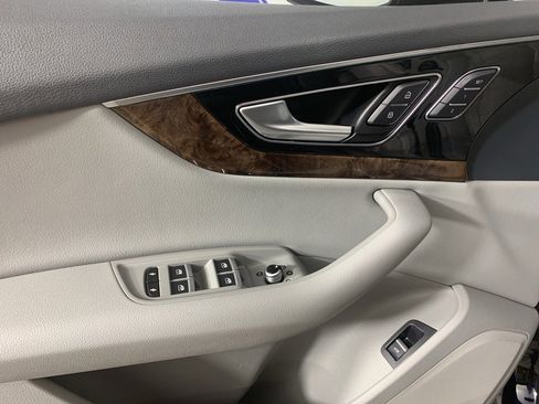 Used 2017 Audi Q7 3.0T Premium Plus image 14