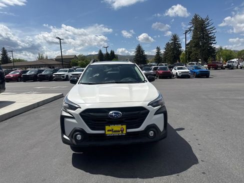 Used 2025 Subaru Outback Onyx Edition AWD/4WD image 2