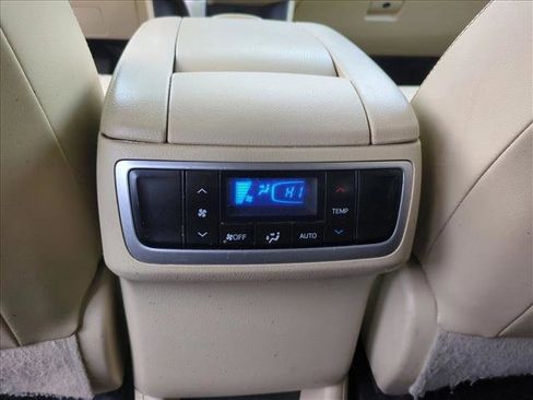 Used 2015 Toyota Highlander Limited image 14
