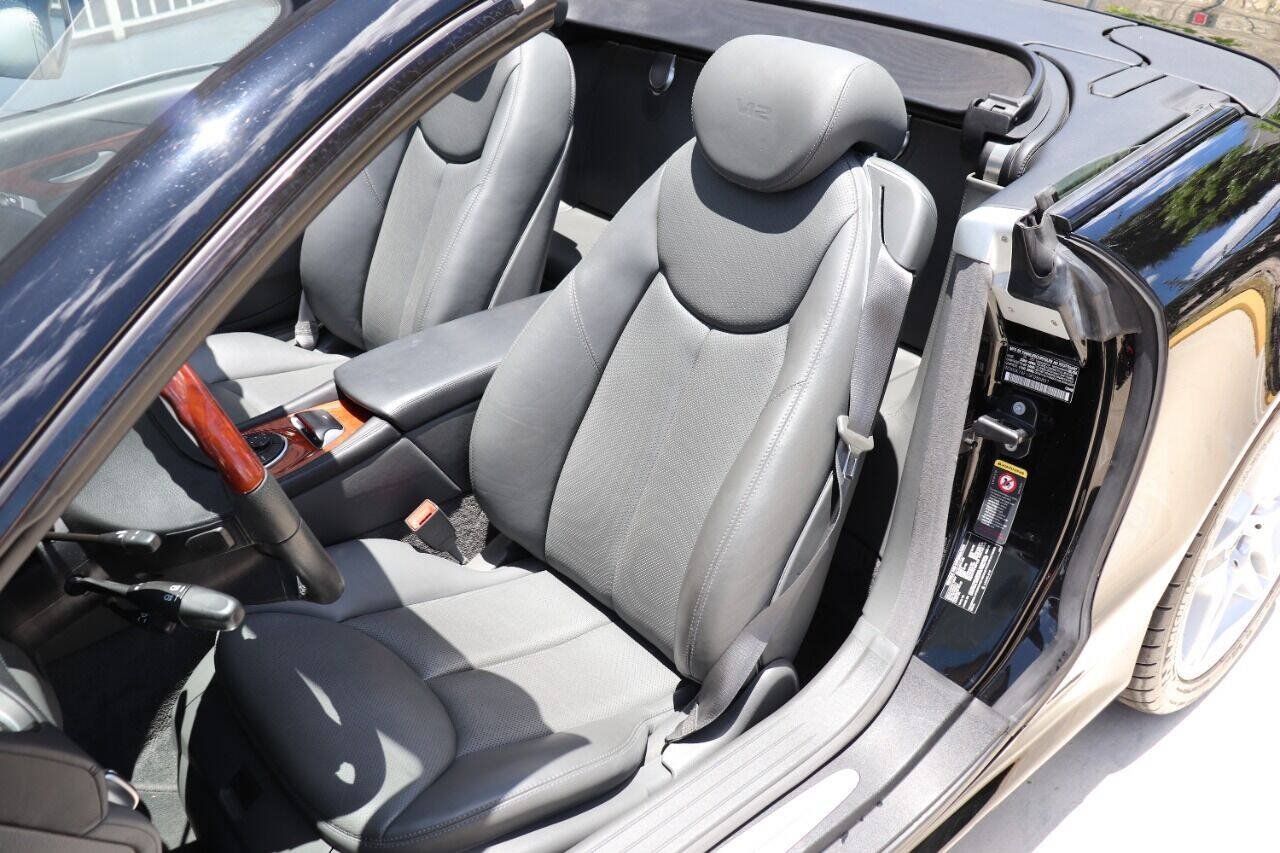 Used 2005 Mercedes-Benz SL 600 image 17