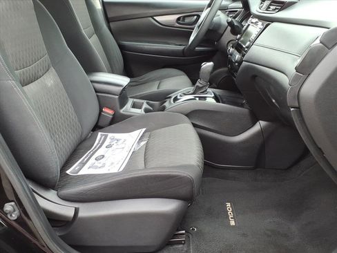 Used 2020 Nissan Rogue S image 8