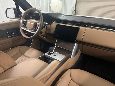 Certified 2025 Land Rover Range Rover SE AWD/4WD image 21