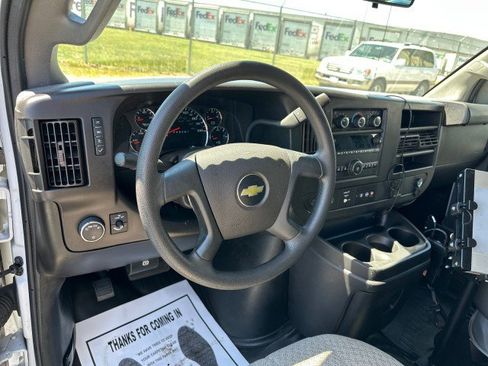 Used 2021 Chevrolet Express 2500 RWD image 19