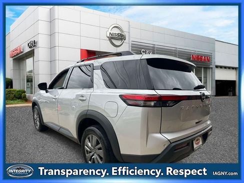 Used 2025 Nissan Pathfinder SV AWD/4WD image 6