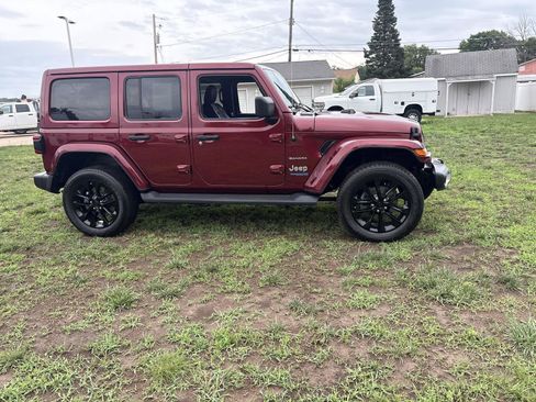 Used 2021 Jeep Wrangler Unlimited Sahara w/ Dual Top Group AWD/4WD image 4