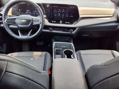 Used 2025 Chevrolet Equinox LT w/ Convenience Package II AWD/4WD image 9