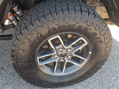 Used 2026 Jeep Gladiator Mojave AWD/4WD image 15
