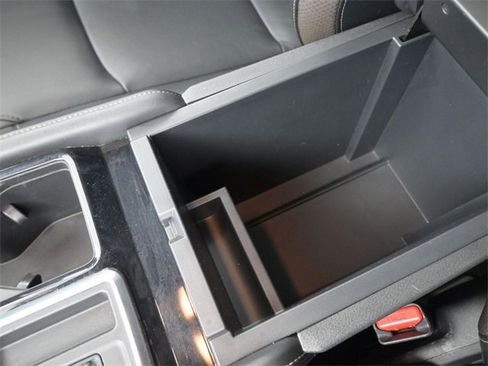 Used 2023 Nissan Pathfinder SL w/ Lighting Package (N92) image 9