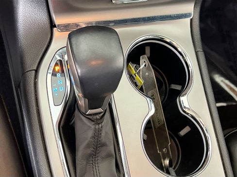 Used 2022 Jeep Grand Cherokee Laredo X image 17